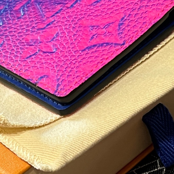 Louis Vuitton Virgil Abloh Taurillon Illusion Pocket Organizer Bleu Rose Wallet - Picture 5 of 16